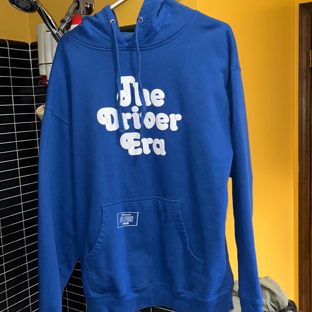 THE DRIVER ERA Ross Lynch blue hoodie from Girlfriend Tour 2021
